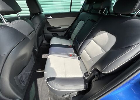 Kia Sportage 1.6 CRDI GT-LINE ISG MHEV 16