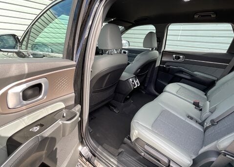 Kia Sorento 1.6T-GDi HEV '2' AWD 7 SEAT 16