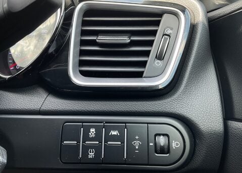 Kia Ceed 1.5 T-GDi '3' ISG 22