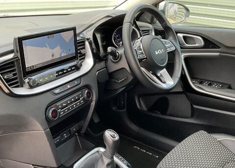 Kia Ceed 1.5 T-GDi '3' ISG 11