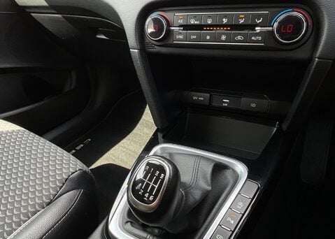 Kia Ceed 1.5 T-GDi '3' ISG 21