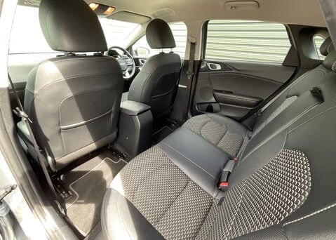 Kia Ceed 1.5 T-GDi '3' ISG 14