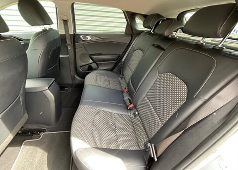Kia Ceed 1.5 T-GDi '3' ISG 15