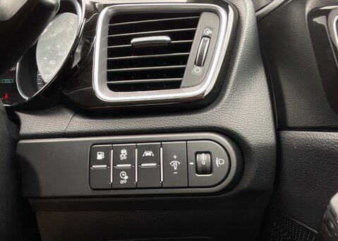Kia Xceed 1.6 GDi 3 PHEV AUTO 26
