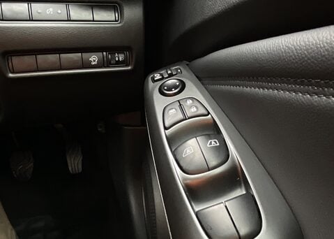 Nissan Juke DIG-T N-CONNECTA 22