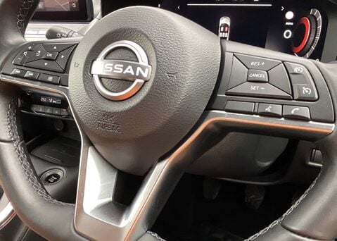Nissan Juke DIG-T N-CONNECTA 23