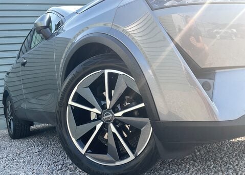 Nissan Qashqai DIG-T TEKNA DCT MHEV 4