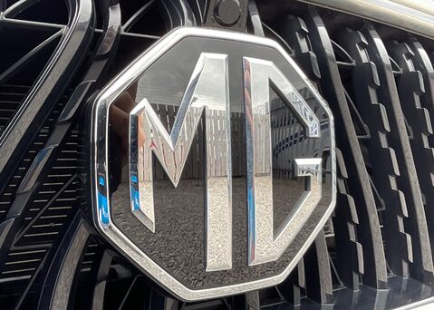 MG HS 1.5 T-GDI TROPHY 13