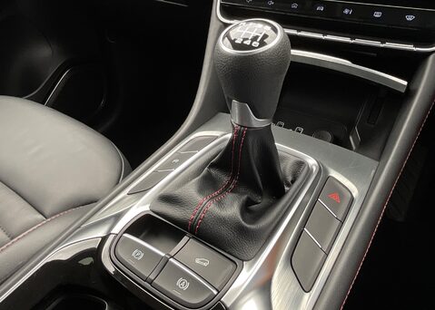 MG HS 1.5 T-GDI TROPHY 23