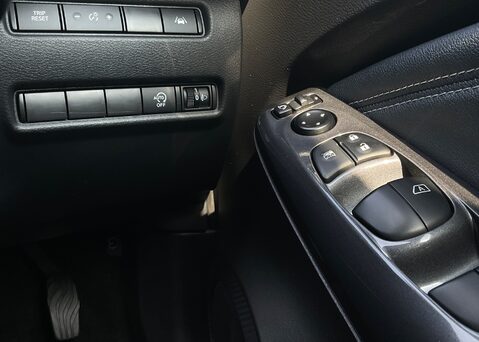 Nissan Juke DIG-T N-CONNECTA 23
