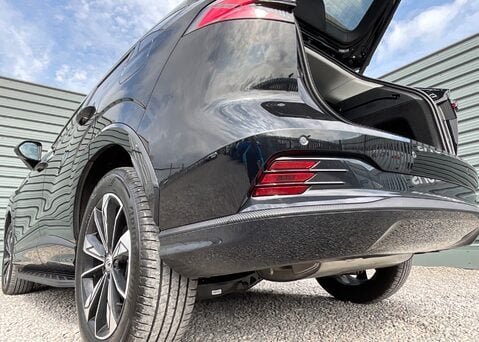 MG HS 1.5 T-GDI TROPHY PHEV 10