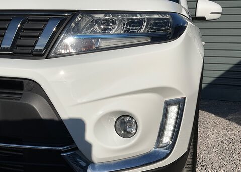 Suzuki Vitara SZ5 BOOSTERJET MHEV 8