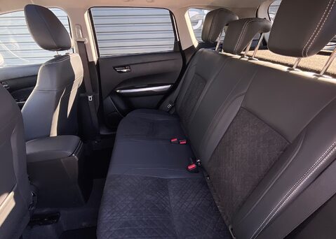 Suzuki Vitara SZ5 BOOSTERJET MHEV 16