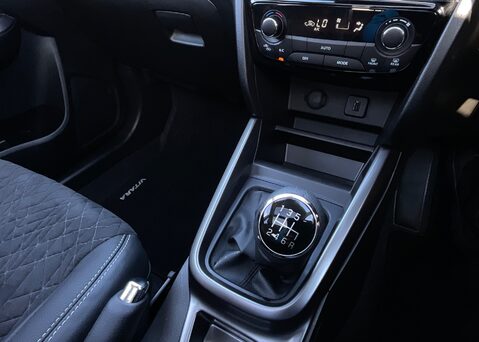 Suzuki Vitara SZ5 BOOSTERJET MHEV 23