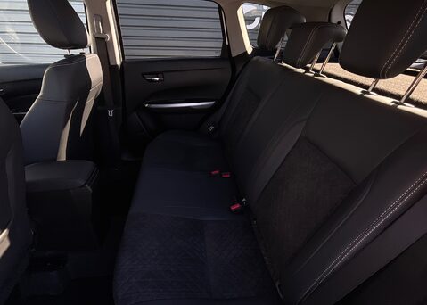 Suzuki Vitara SZ5 BOOSTERJET MHEV 15