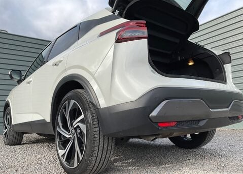 Nissan Qashqai DIG-T TEKNA PLUS MHEV 16