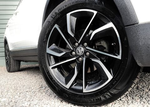 MG ZS 1.5 T-GDI EXCLUSIVE AUTO 2