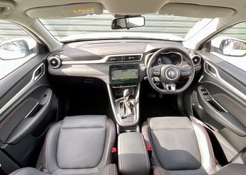 MG ZS 1.5 T-GDI EXCLUSIVE AUTO 12