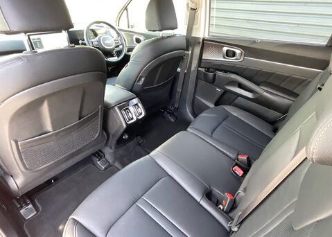 Kia Sorento 1.6 T-GDi HEV '3' 16