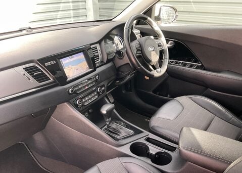 Kia Niro 1.6 GDi '2' HEV 7