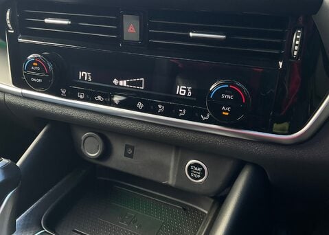 Nissan Qashqai DIG-T N-CONNECTA 17