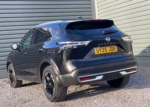 Nissan Qashqai DIG-T N-CONNECTA 6