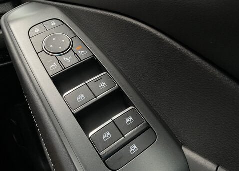 Nissan Qashqai DIG-T N-CONNECTA 27