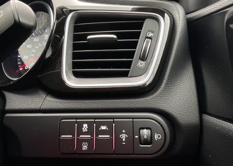 Kia Xceed 1.5 T-GDI 3 ISG 18