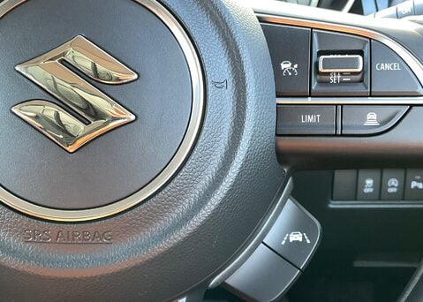 Suzuki Swift SZ-T DUALJET MHEV 24