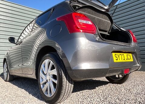 Suzuki Swift SZ-T DUALJET MHEV 13