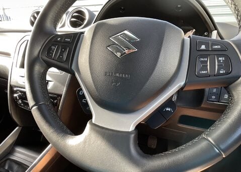 Suzuki Vitara SZ-T BOOSTERJET MHEV 21