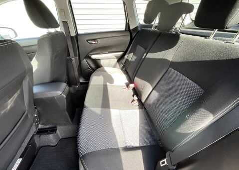 Suzuki Vitara SZ-T BOOSTERJET MHEV 17