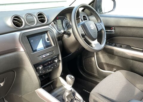 Suzuki Vitara SZ-T BOOSTERJET MHEV 15