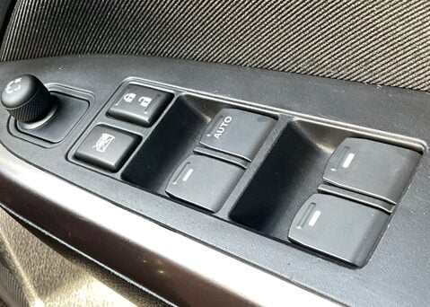 Suzuki Vitara SZ-T BOOSTERJET MHEV 18