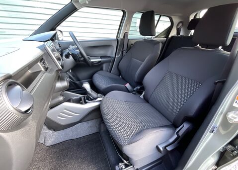 Suzuki Ignis SZ-T DUALJET MHEV 8