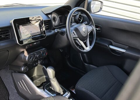 Suzuki Ignis SZ-T DUALJET MHEV 9