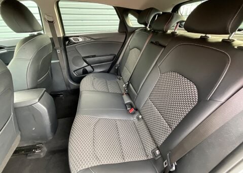 Kia Ceed 1.5 T-GDI '3' ISG 14