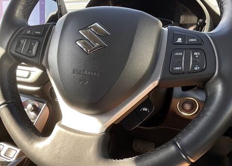 Suzuki SX4 S-Cross MOTION BOOSTERJET MHEV 23