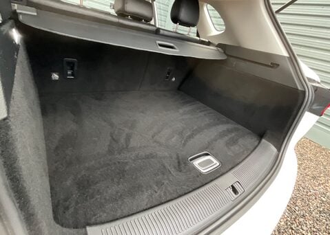 MG HS 1.5 T-GDI EXCITE PHEV 10