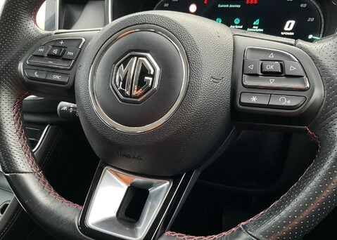 MG HS 1.5 T-GDI EXCITE PHEV 21