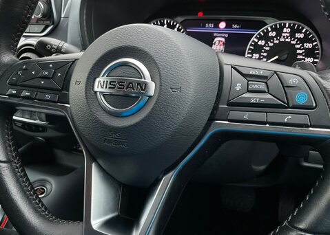 Nissan Juke DIG-T TEKNA DCT 28