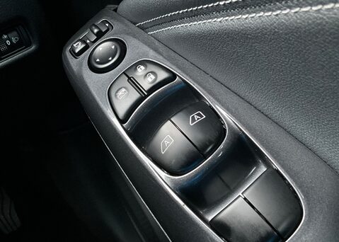 Nissan Juke DIG-T TEKNA DCT 26