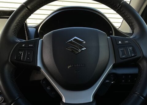 Suzuki SX4 S-Cross MOTION BOOSTERJET MHEV 24