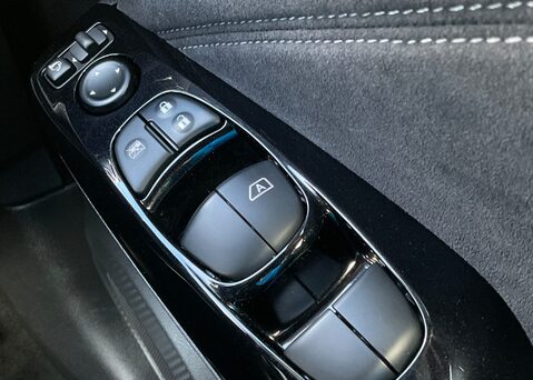 Nissan Juke TEKNA PLUS 25