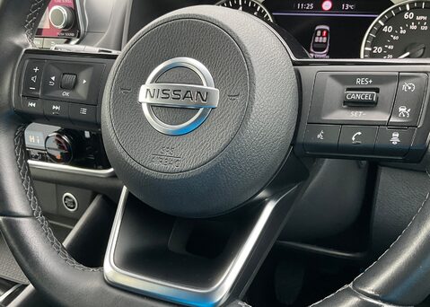 Nissan Qashqai DIG-T ACENTA PREMIUM MHEV 26