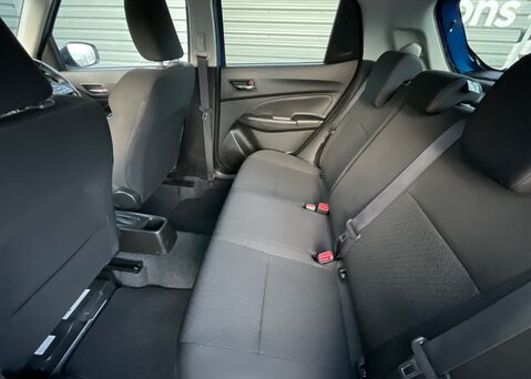 Suzuki Swift SZ5 DUALJET MHEV 16