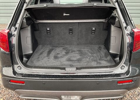 Suzuki Vitara SZ5 MHEV 19