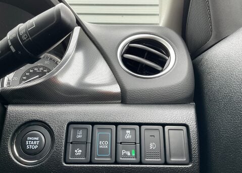 Suzuki Vitara SZ5 MHEV 24