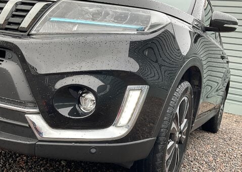 Suzuki Vitara SZ5 MHEV 3