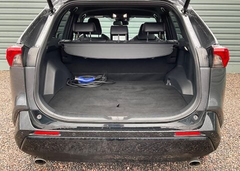 Suzuki Across E-FOUR PHEV 18